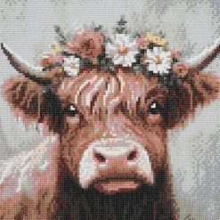 Diamond Painting ku med blomsterkrans! 30×30 cm vev + perler, silikon og pinsett