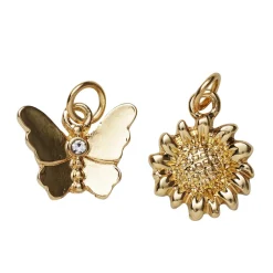 2 gullfargede anheng / charms, sommerfugl 12×10 mm, blomst Ø12,5 mm