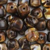 Kubeformede store brune akrylperler med myke hjørner, ca. 14–16 × 14–16 mm