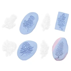 Leirestempler 4 stk. blomster og blader – ikke utskårede motiver – ca. 15–30 mm × 15–30 mm