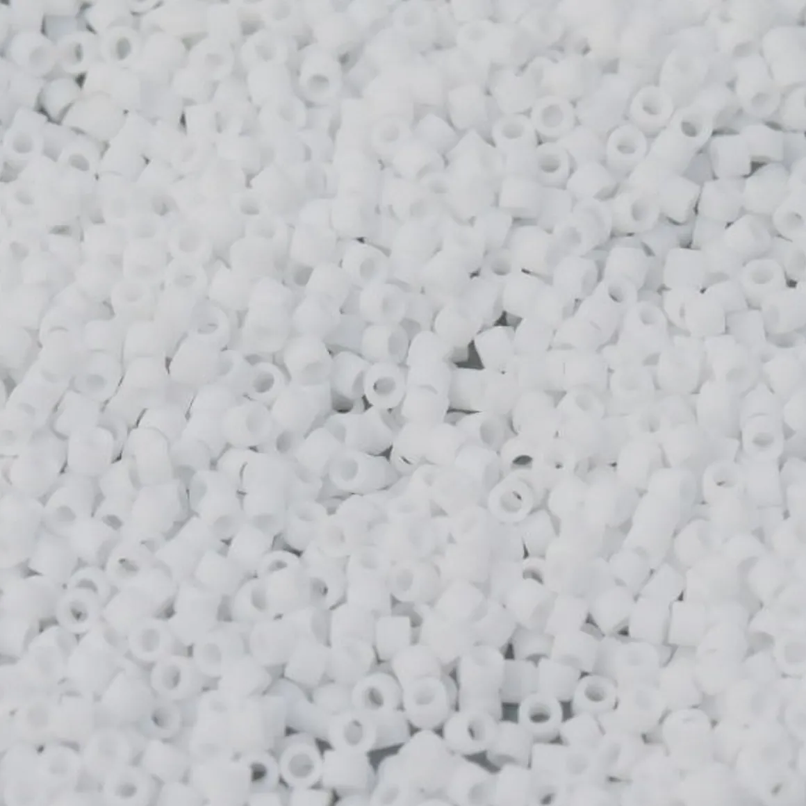 MIYUKI Delica 11/0 crystal 5 g – DB0750 Matted Opaque Crystal