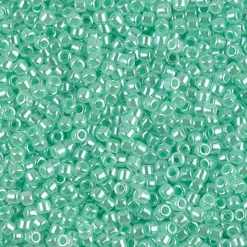 MIYUKI Delica grønn glans 5g – DBM0237 Lined Crystal Light Green