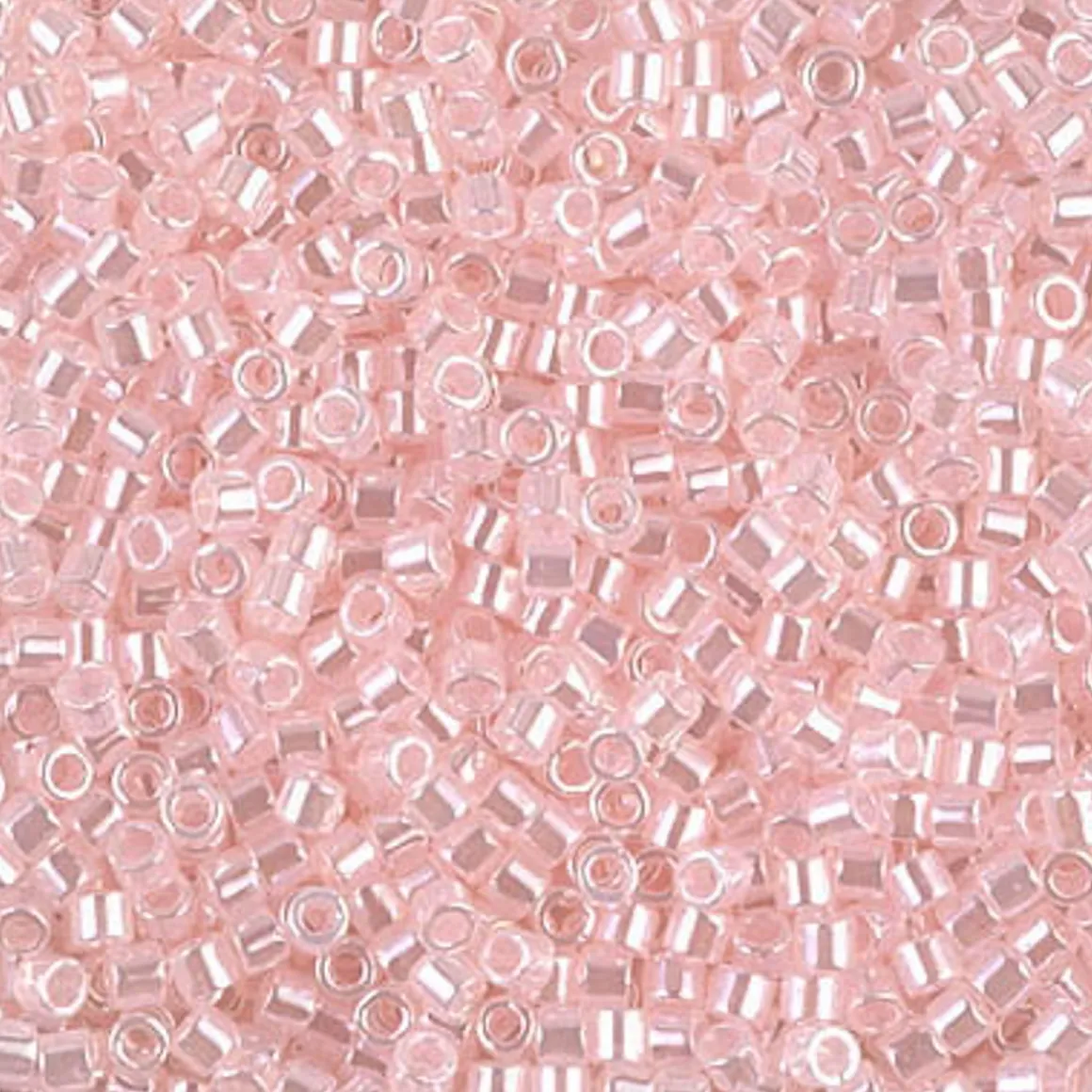 MIYUKI Delica lakserosa 5g – DBM0234 Lined Crystal Pale Salmon