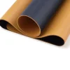 Skrivebordsunderlag av PU-skinn / fuskelær, navy. Mål: 90×43×0,2 cm