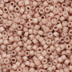 TOHO-perler 11/0 – beige frostet, 764 Opaque frosted pastel shrimp