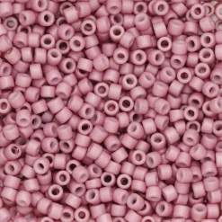 TOHO-perler 11/0 – blekrosa matt, 765 Opaque frosted pastel plumeria