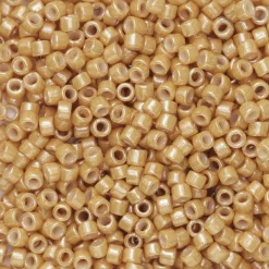 TOHO-perler 11/0 – 123D Beige opaque luster