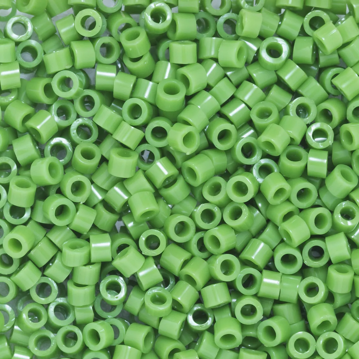 TOHO-perler 11/0 – grønn blank, 47 Opaque mint green