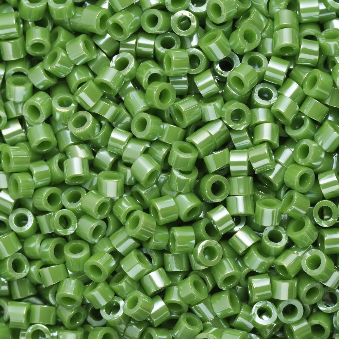 TOHO-perler 11/0 – grønn glans, 130 Opaque lustered mint