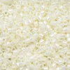 TOHO-perler 11/0 – offwhite glans, 122 Opaque lustered white